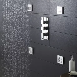 Hudson Reed - Square Tile Body Jet -smedbo shop hudsonreedsquaretilebodyjetbdj002d1